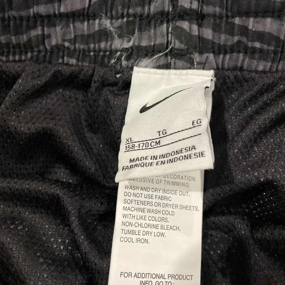 Nike Youth Swim Trunks Size XL NWT